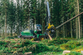 John Deere 1270H harvester